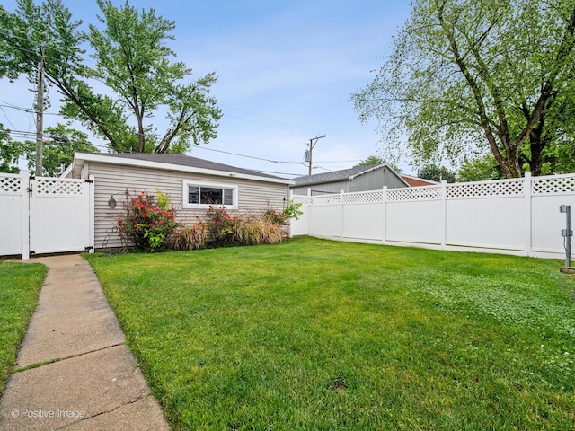 6085 N Nassau Ave, Chicago, IL 60631 - view of yard with a gate