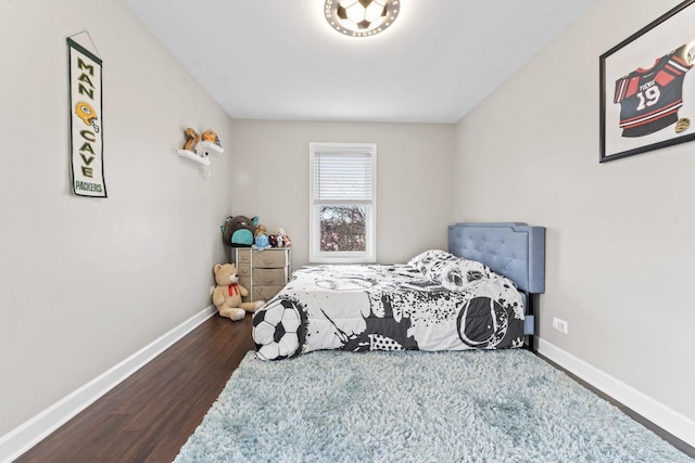 576 Aspen Dr, Lombard, IL 60148 - bedroom featuring wood finished floors and baseboards
