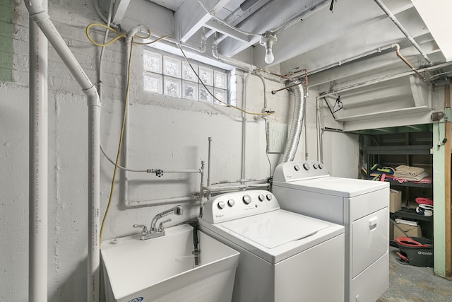3156 W 100th St, Evergreen Park, IL 60805 - laundry area featuring washing machine and clothes dryer
