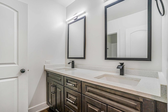 939 N Massasoit Ave, Chicago, IL 60651 - bathroom featuring double vanity