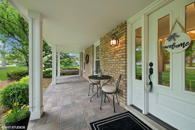 25 Lagoon Dr, Hawthorn Woods, IL 60047 - view of porch