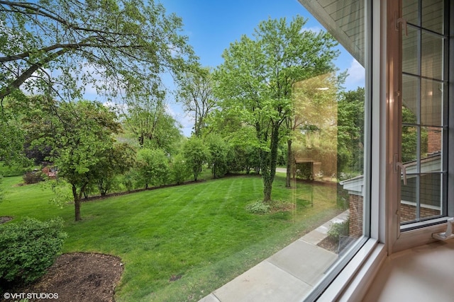 25 Lagoon Dr, Hawthorn Woods, IL 60047 - view of grassy yard with view of scattered trees