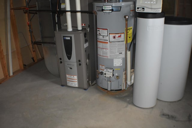 1925 W Mesa Dr Unit 1, Freeport, IL 61032 - utility room featuring water heater