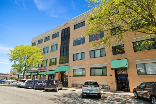 4751 N Artesian Ave Unit 401, Chicago, IL 60625 - view of property