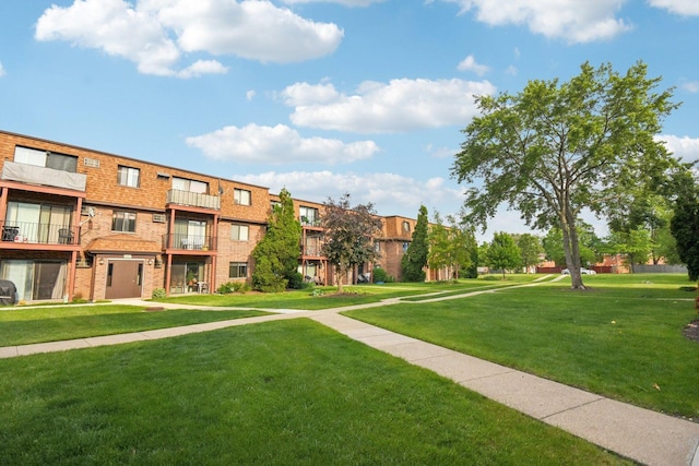 493 Mchenry Rd Unit 1B, Wheeling, IL 60090 - surrounding community featuring a lawn