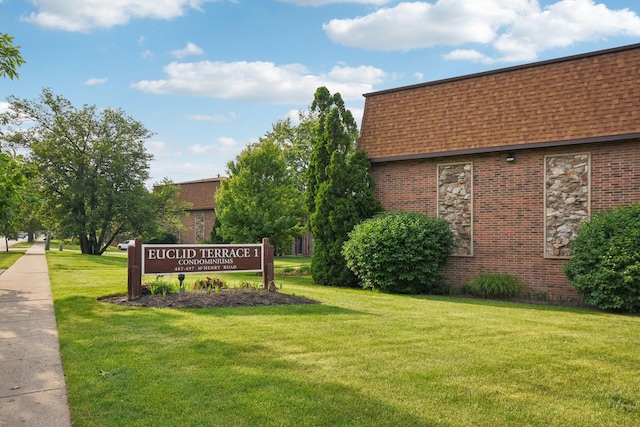 493 Mchenry Rd Unit 1B, Wheeling, IL 60090 - community sign with a yard