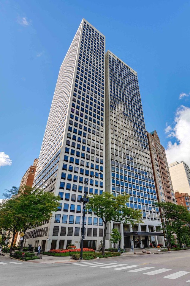 1100 N Lake Shore Dr Unit 24B, Chicago, IL 60611 - photo 1