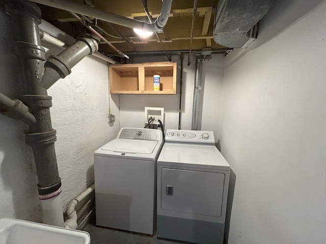 650 Enterprise St, Elgin, IL 60120 - laundry room with washer and clothes dryer