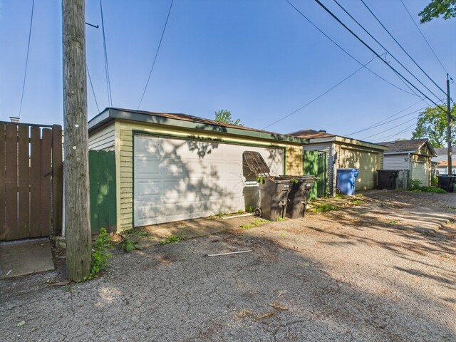 11314 S Green Bay Ave, Chicago, IL 60617 - view of detached garage