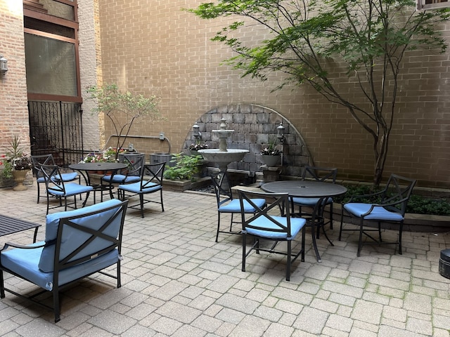 818 N Dearborn St Unit 1R, Chicago, IL 60610 - view of patio / terrace with outdoor dining space
