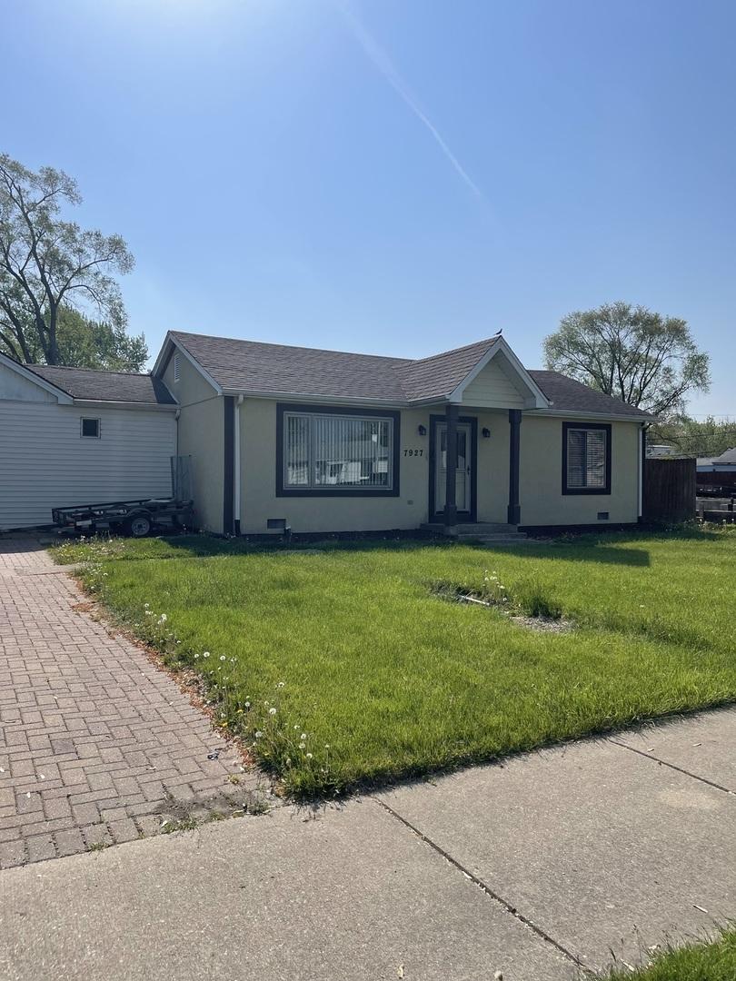 7927 Lotus Ave, Burbank, IL 60459 - ranch-style home with stucco siding and a front lawn