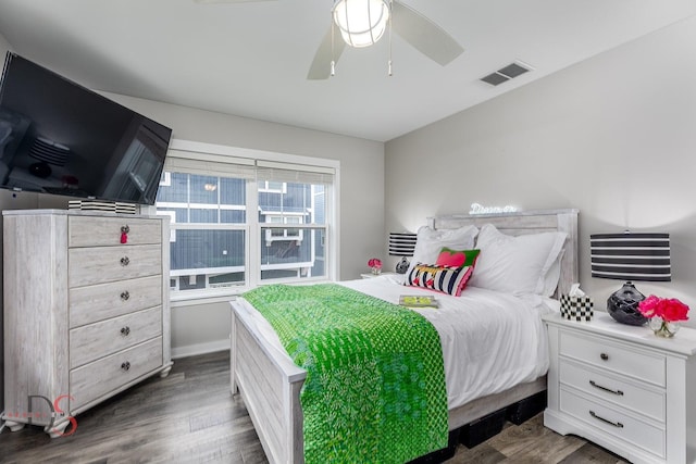 7 Pelican, Ottawa, IL 61350 - bedroom featuring dark wood-style flooring and a ceiling fan