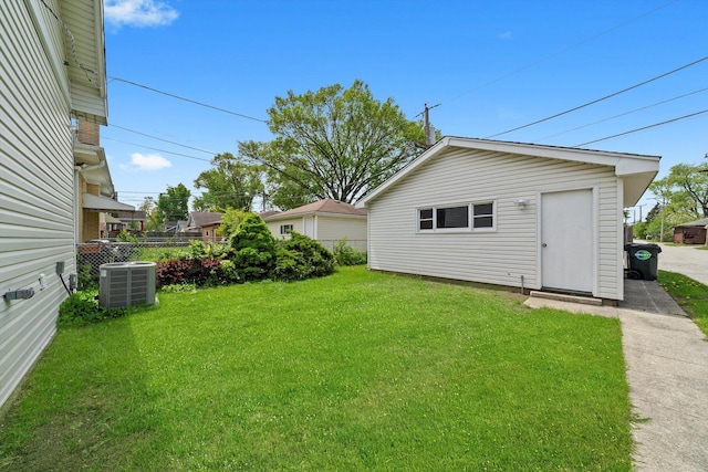 3412 Sunnyside Ave, Brookfield, IL 60513 - view of yard featuring central AC