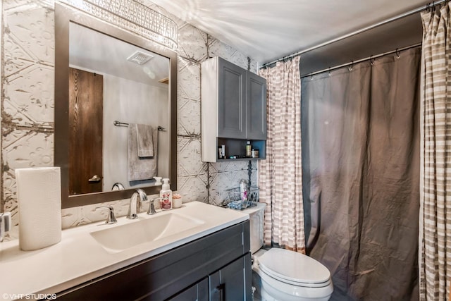 2237 175th St Unit 2A, Lansing, IL 60438 - full bath with toilet, vanity, and tile walls