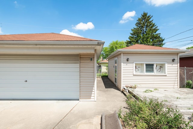 2820 W 100th Pl, Evergreen Park, IL 60805 - detached garage featuring fence