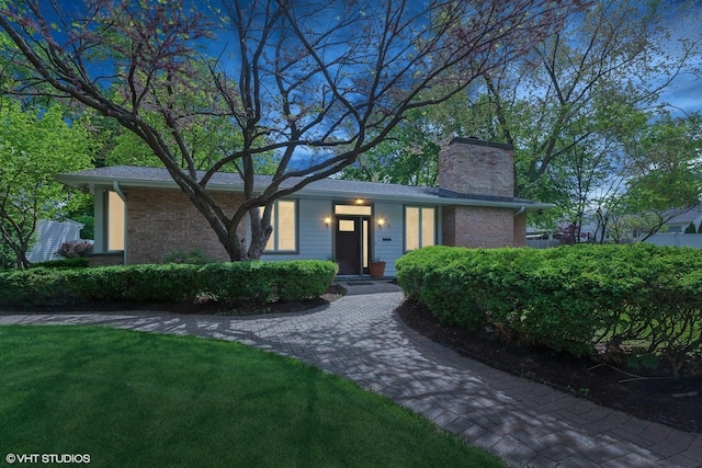 25 S Lincoln Ave, Geneva, IL 60134 - photo 2