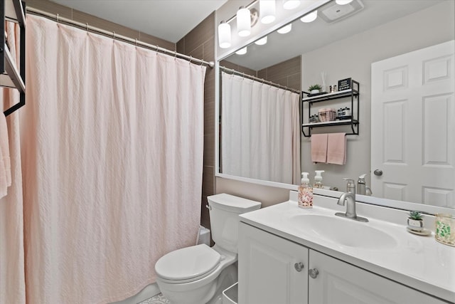 638 E Princeton Ct, Round Lake Beach, IL 60073 - full bath with vanity and curtained shower