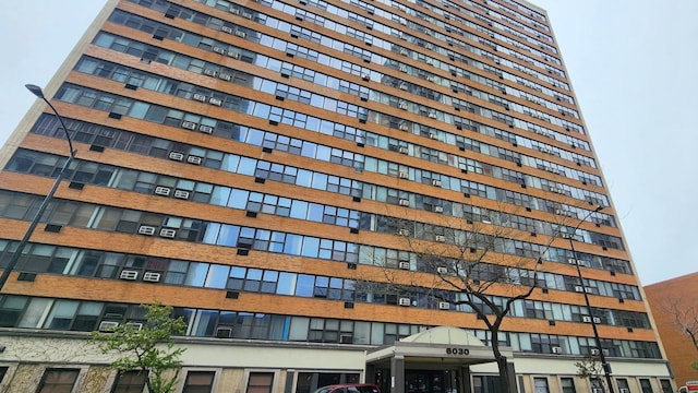 6030 N Sheridan Rd Unit 404, Chicago, IL 60660 - view of apartment building / complex
