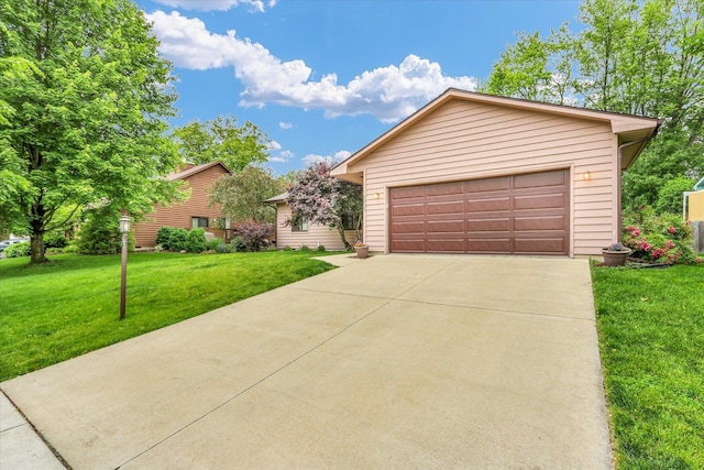 2805 Susan Stone Dr, Urbana, IL 61802 - view of front of property featuring a front lawn