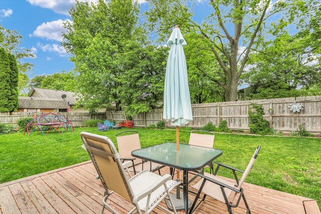 2805 Susan Stone Dr, Urbana, IL 61802 - deck with outdoor dining area