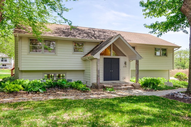 6316 Lake Shore Dr, Cary, IL 60013 - view of front of property featuring a front lawn