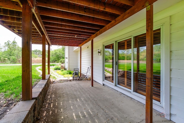 6316 Lake Shore Dr, Cary, IL 60013 - view of patio