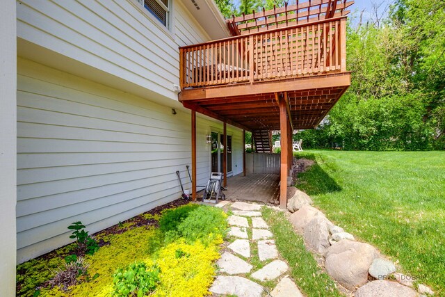 6316 Lake Shore Dr, Cary, IL 60013 - view of grassy yard featuring a wooden deck