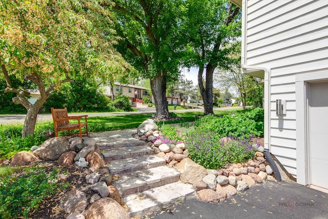 6316 Lake Shore Dr, Cary, IL 60013 - view of yard