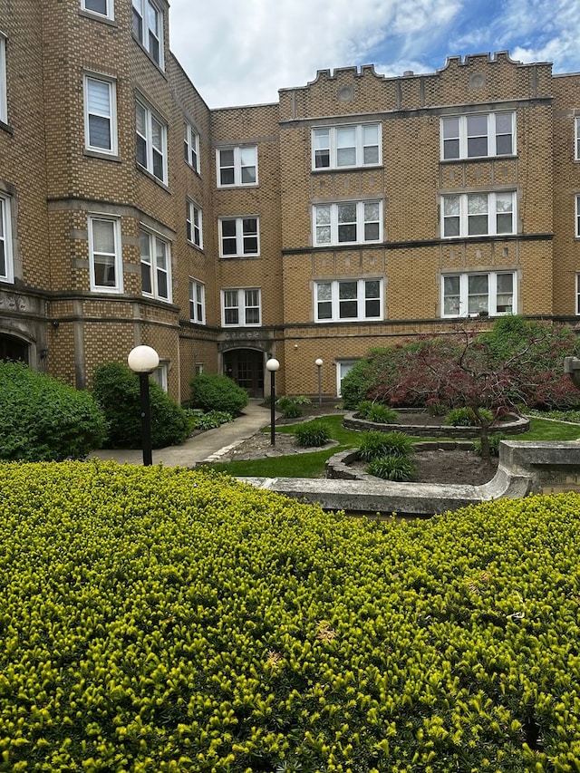 6316 N Richmond St Unit 2A, Chicago, IL 60659 - photo 1
