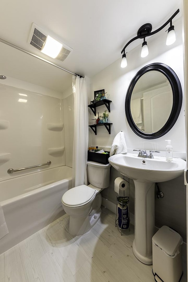 255 S W Ave Unit 101, Elmhurst, IL 60126 - full bath with toilet and shower / tub combo with curtain