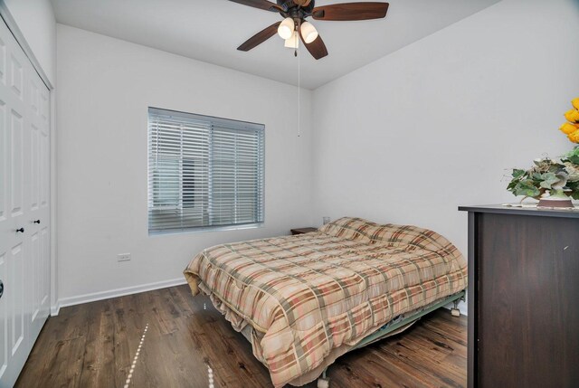 25626 S Geraldine Ct, Channahon, IL 60410 - bedroom featuring wood finished floors, a closet, baseboards, and a ceiling fan