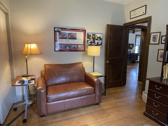 9600 W Shore Dr, Oak Lawn, IL 60453 - sitting room with wood finished floors