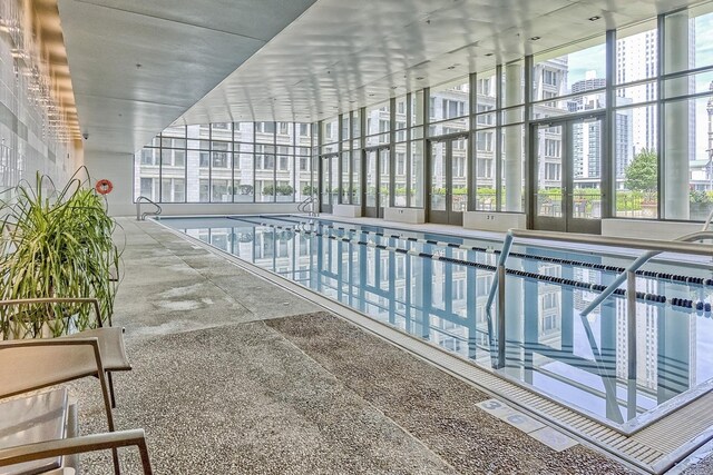 130 N Garland Ct Unit 3803, Chicago, IL 60602 - view of pool