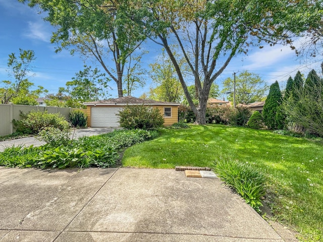1048 Marshall Dr, Des Plaines, IL 60016 - view of yard with a garage