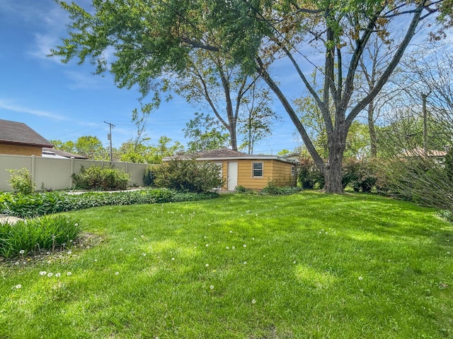 1048 Marshall Dr, Des Plaines, IL 60016 - view of yard