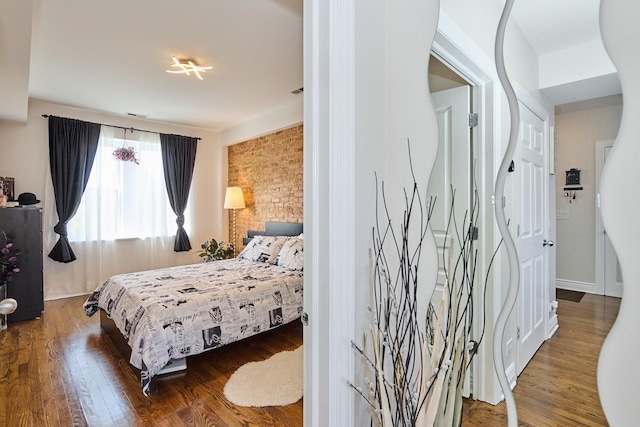 2840 W Glenlake St Unit 3D, Chicago, IL 60659 - bedroom with wood finished floors