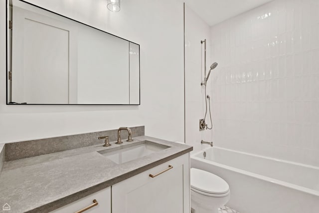 1646 N Orchard St Unit 2, Chicago, IL 60614 - full bath featuring toilet, vanity, and shower / bathtub combination