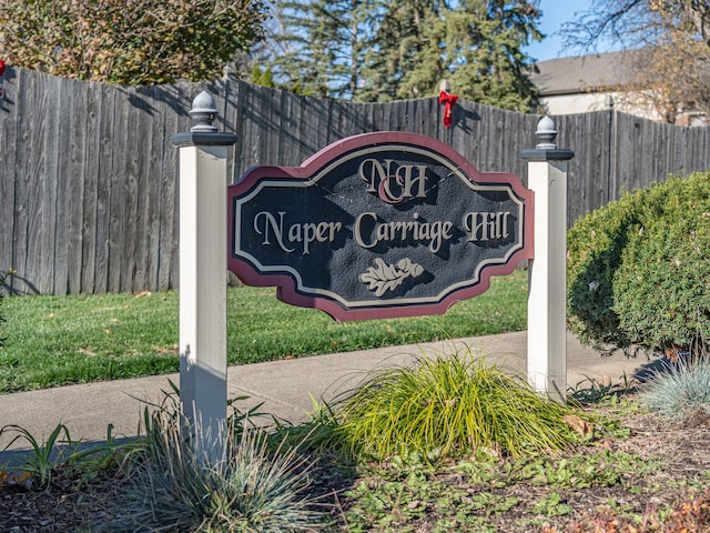 554 Carriage Hill Rd, Naperville, IL 60565 - community / neighborhood sign featuring fence