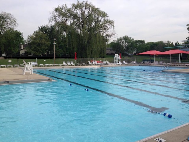 554 Carriage Hill Rd, Naperville, IL 60565 - community pool featuring fence and a patio