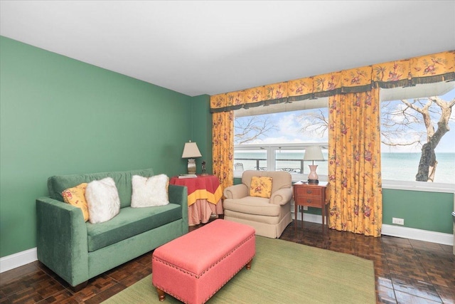 1630 Sheridan Rd Unit 1K, Wilmette, IL 60091 - living area with baseboards and a water view