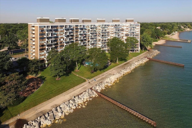 1630 Sheridan Rd Unit 1K, Wilmette, IL 60091 - view of property location featuring apartment complex and a large body of water