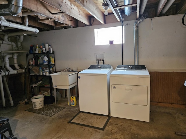 6710 W Harts Rd, Niles, IL 60714 - laundry room with washing machine and dryer
