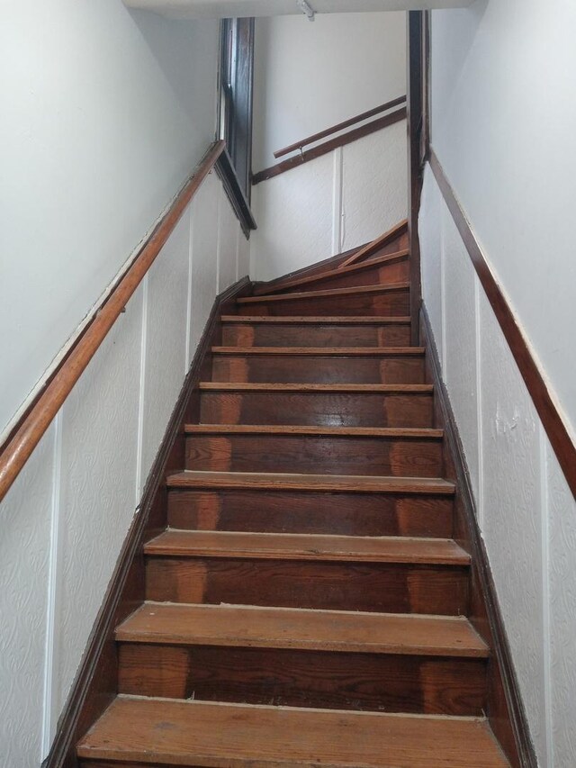 7421 S Eberhart Ave, Chicago, IL 60619 - stairway with a decorative wall