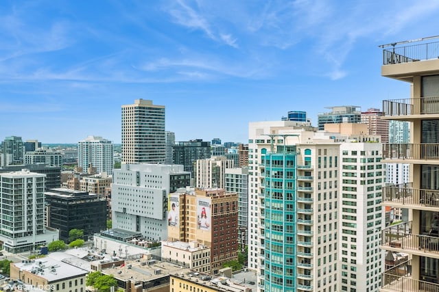 33 W Ontario St Unit 25H, Chicago, IL 60654 - city view