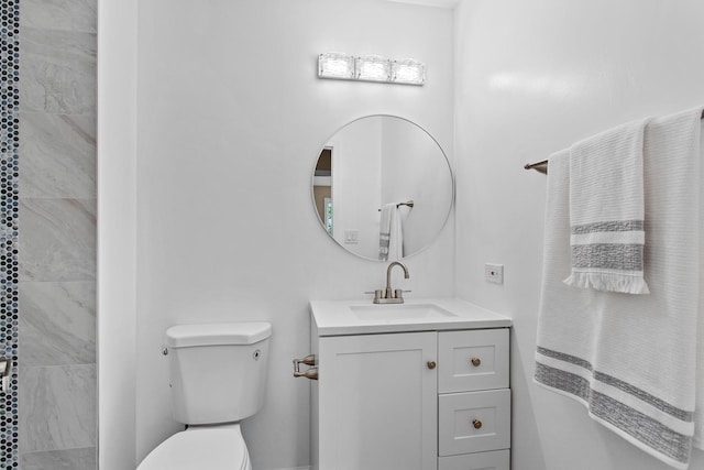 10S241 Wallace Dr, Downers Grove, IL 60516 - full bath with a tile shower, toilet, and vanity