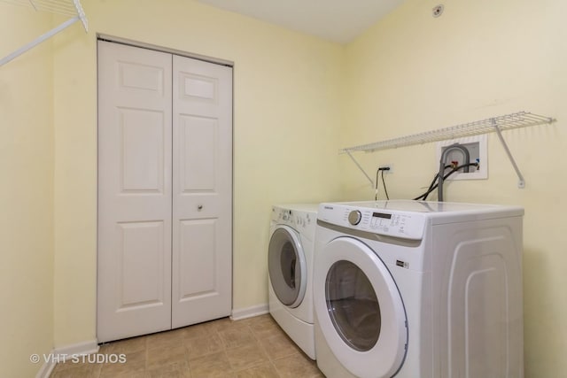 19 Tall Grass Ct, Streamwood, IL 60107 - laundry room featuring independent washer and dryer and baseboards