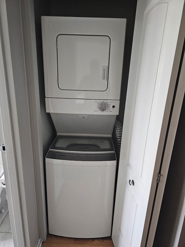 606 Green Bay Rd Unit 2A, Glencoe, IL 60022 - laundry room with stacked washer / drying machine