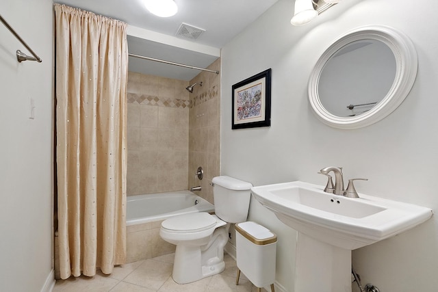 13151 S Westview Dr Unit 1B, Palos Heights, IL 60463 - full bath featuring tile patterned floors, toilet, shower / tub combo, a sink, and baseboards