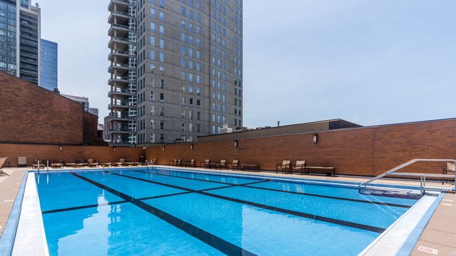 1030 N State St Unit 42L, Chicago, IL 60610 - view of community pool