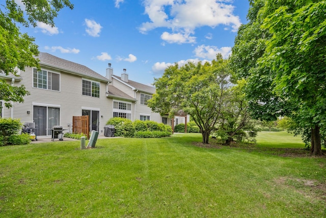 1985 Blackberry Ln Unit 1985, Hoffman Estates, IL 60169 - view of grassy yard